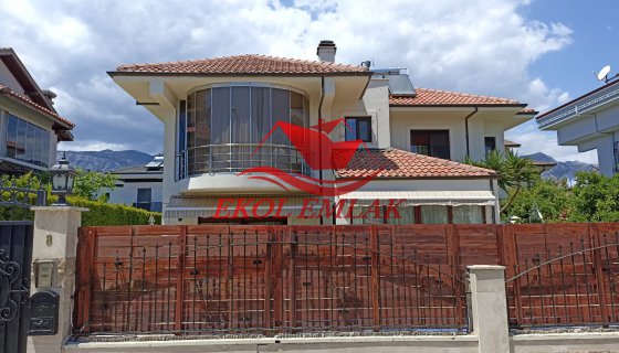 ÇAMYUVA'DA DENİZE 300 METRE MÜSTAKİL 3+1 VİLLA