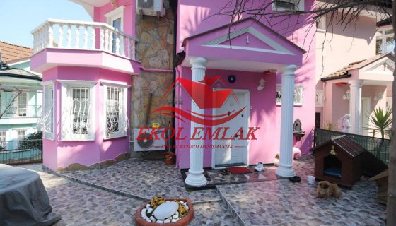 ANTALYA KEMER MERKEZDE 4+1 SATILIK VİLLA